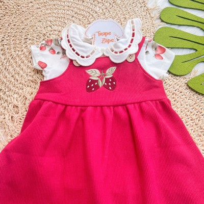 Conj. Blusa Gola em Lese e Salopete Moranguinhos - Off White e Vermelho